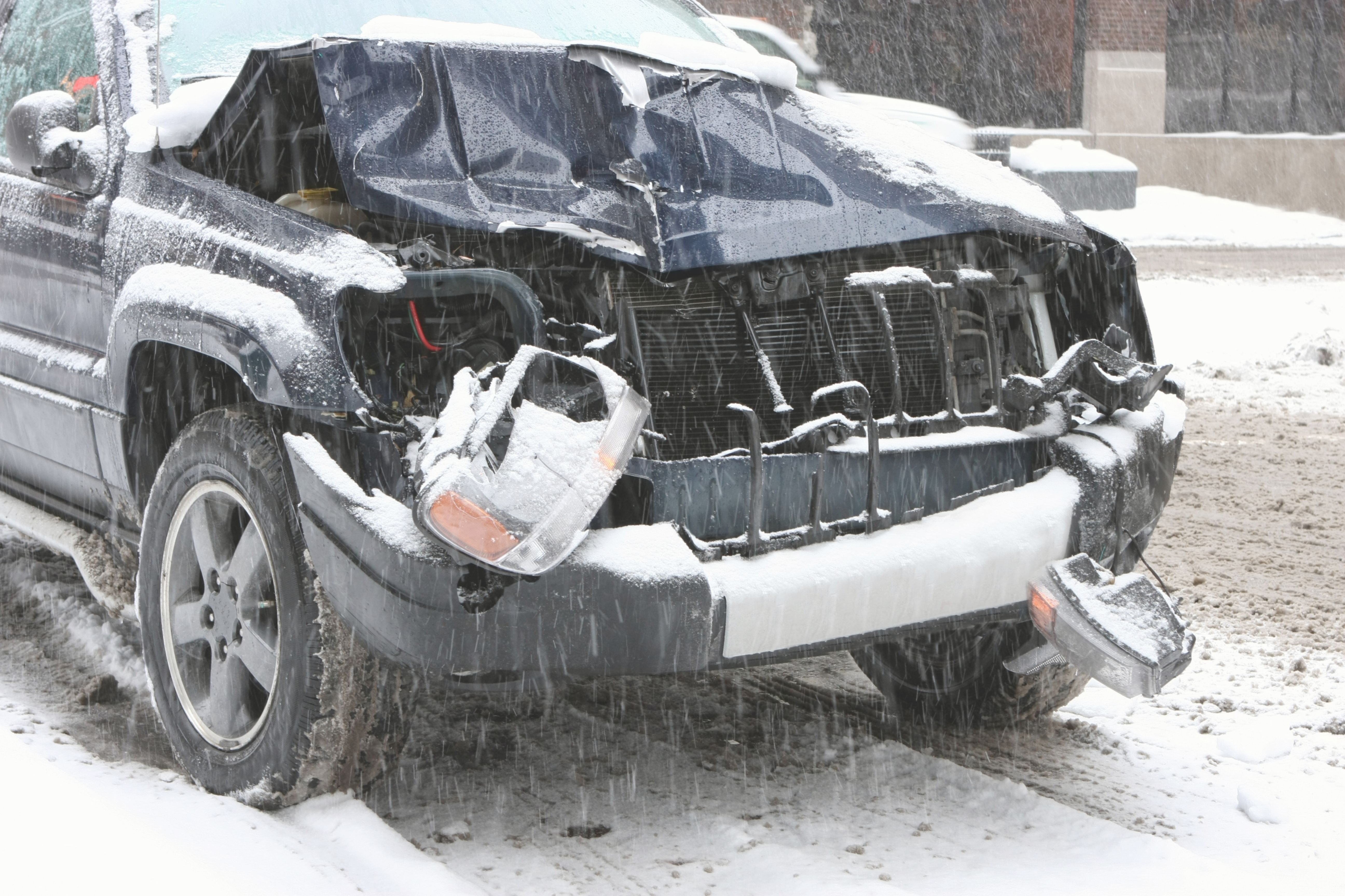 5 ways to stay safe after a winter car accident