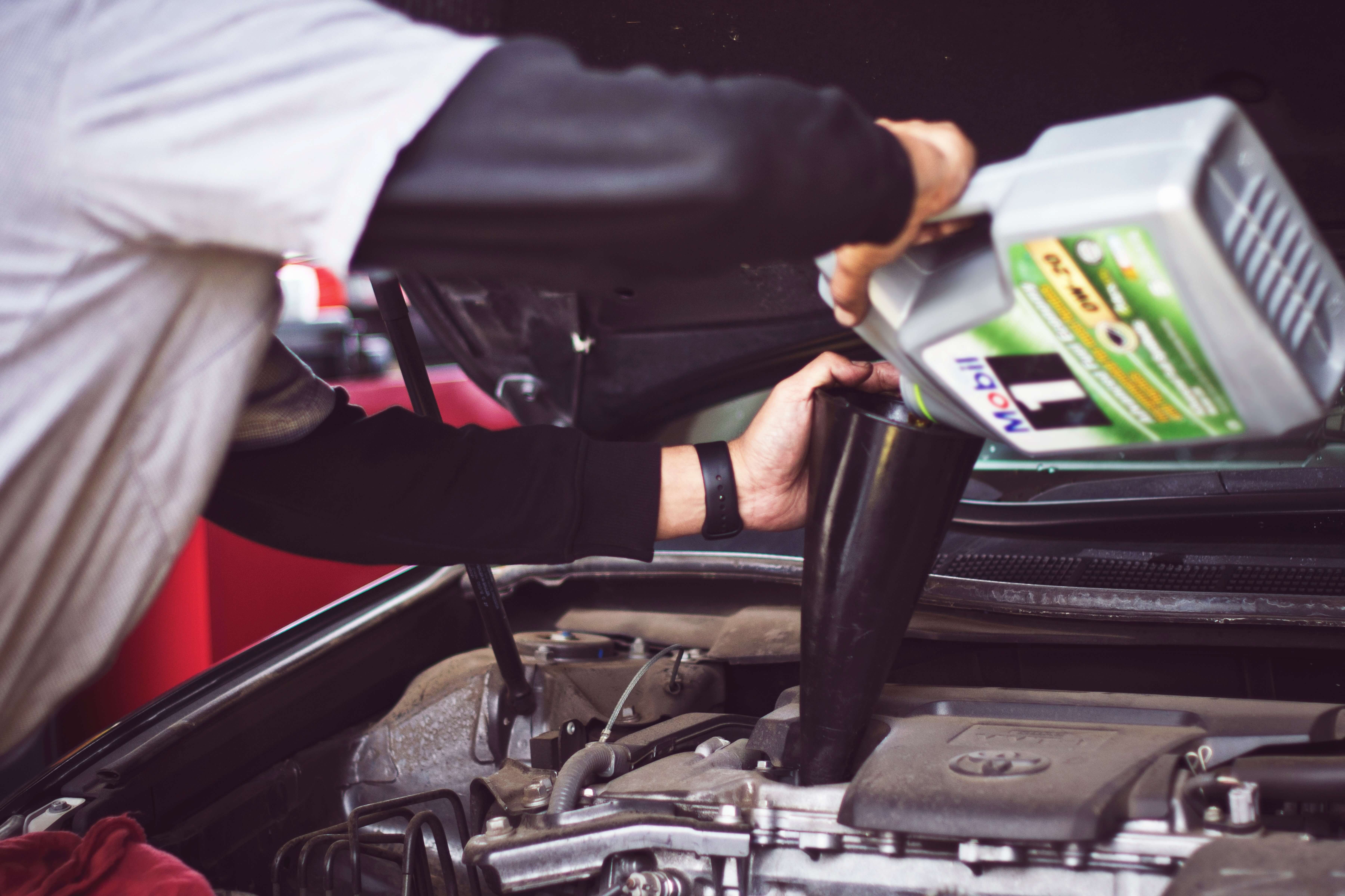 Why Shop Owners Are Outsourcing Their Automotive Payroll